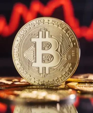 etflerden-buyuk-cikislar-yasandi-bitcoin-sert-dustu