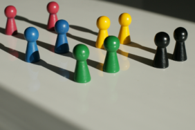 kripto-varliklar-gercekten-sadece-manipulasyondan-mi-ibaret-maskeler-ve-tokenized-security